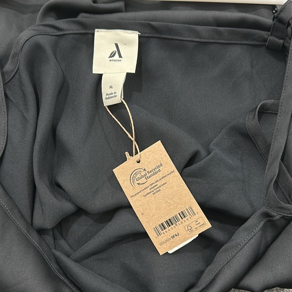 Amazon Slit Dress - Picture 6 of 6